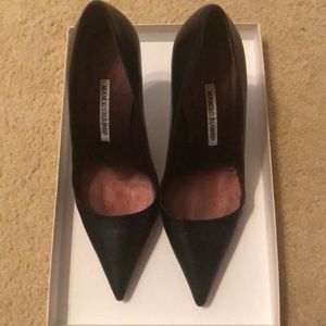 Manolo Blahnik black pumps 8.5/39
